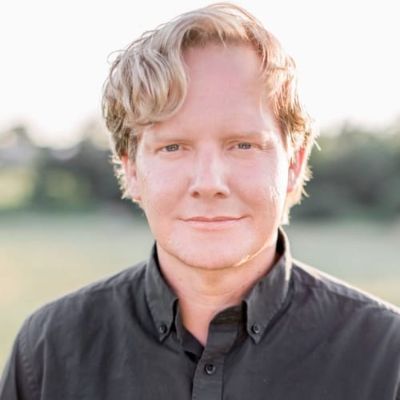 Picture of Jackie Torrens's brother Jonathan Torrens posing for a photoshoot